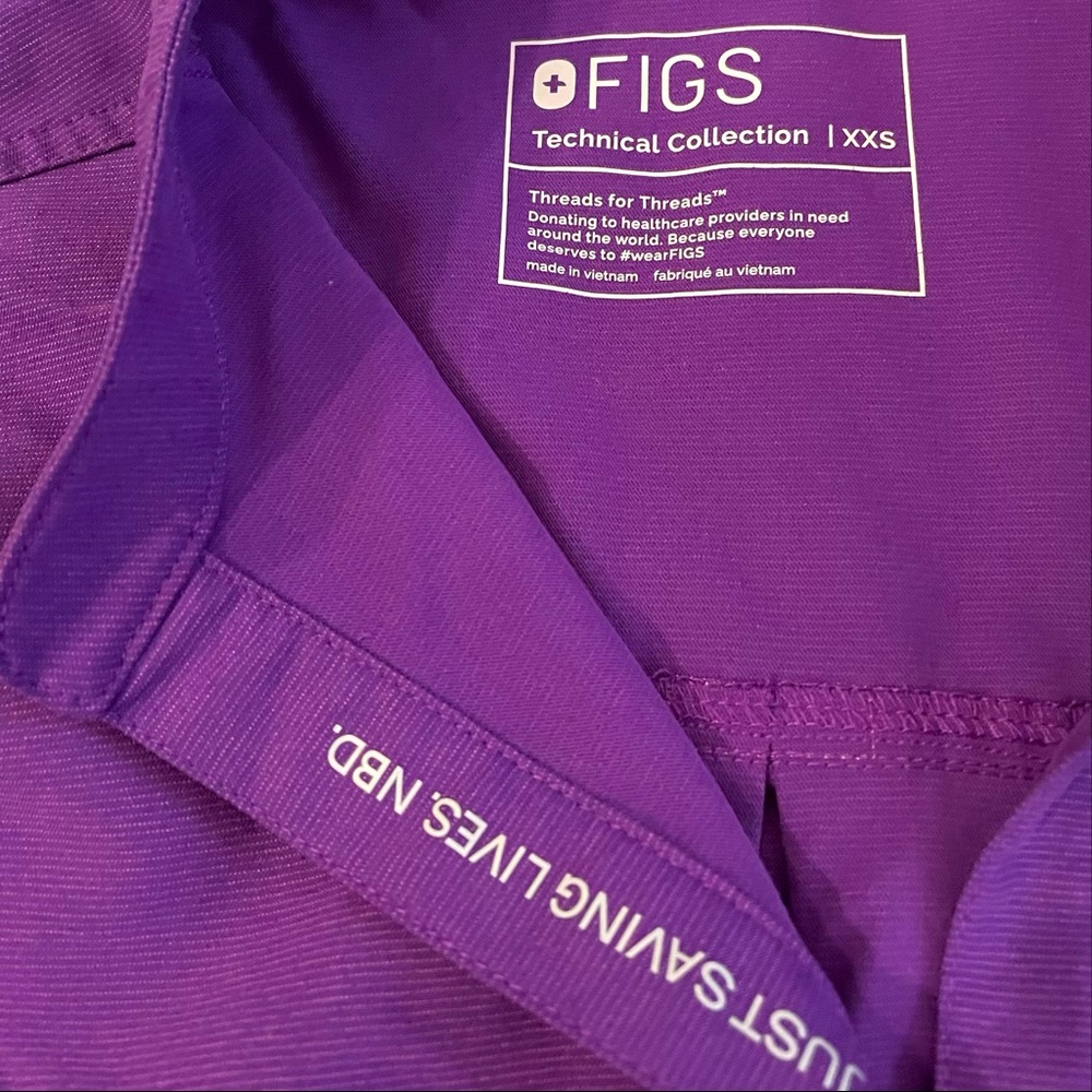 FIGS Rafaela Scrubs Top ULRAVIOLET XXS